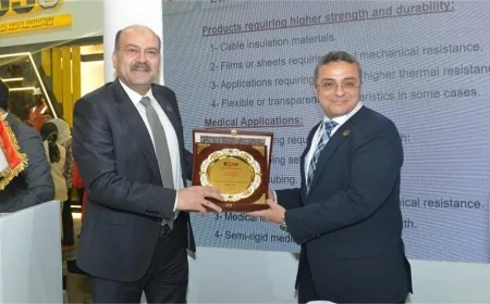 القابضة للبتروكيماويات تكرم شركتي البتروكيماويات المصرية وإيلاب ضمن فعاليات EGYPES 2026