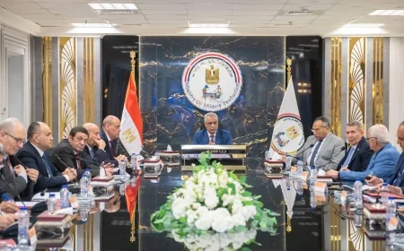 وزير الدولة للإنتاج الحربي يتابع سير العمل ويوجّه بترشيد استهلاك الكهرباء وتعزيز الإعلام المؤسسي