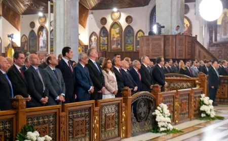 وزيرة البترول تشهد قداس عيد القيامة المجيد بالكاتدرائية المرقسية بالعباسية