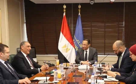 وزير الاتصالات يبحث مع Oracle تعزيز التعاون في التحول الرقمي وبناء القدرات التكنولوجية