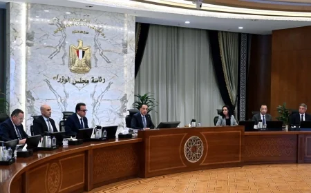 الحكومة تتحرك لحماية النشء رقمياً.. مدبولي يتابع تشريعات مواجهة مخاطر الألعاب الإلكترونية والمنصات الرقمية