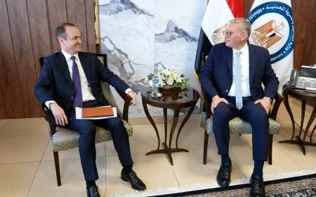 وزير البترول يبحث مع أباتشي تعزيز التعاون بالصحراء الغربية وطرح نماذج تعاقدية جديدة لخفض التكاليف وزيادة الإنتاج