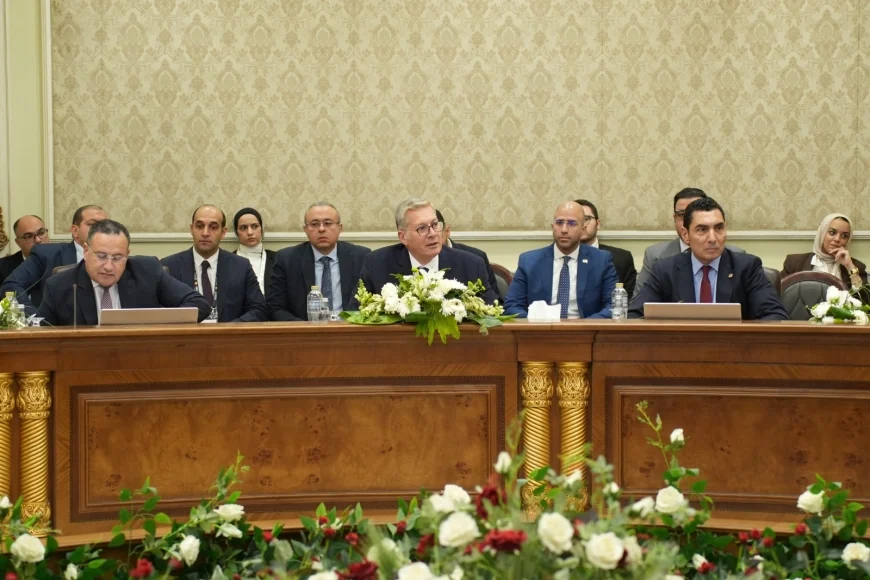 بقيادة وزير البترول: جلسة “قادة الطاقة المستقبلية” تمكّن الشباب لتشكيل مستقبل قطاع الطاقة المصري