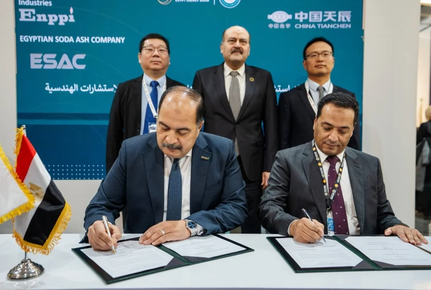 إنبي توقع عقد إدارة مشروع إنتاج الصودا آش بالعلمين الجديدة