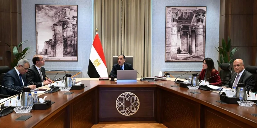 مدبولي يتابع التوسع في مشروعات تحلية مياه البحر وتوطين الصناعات المرتبطة بها