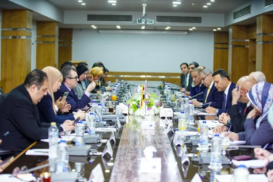 وزير التخطيط يناقش استراتيجية الجهاز المركزي للتعبئة والإحصاء وإعداد تعداد 2027