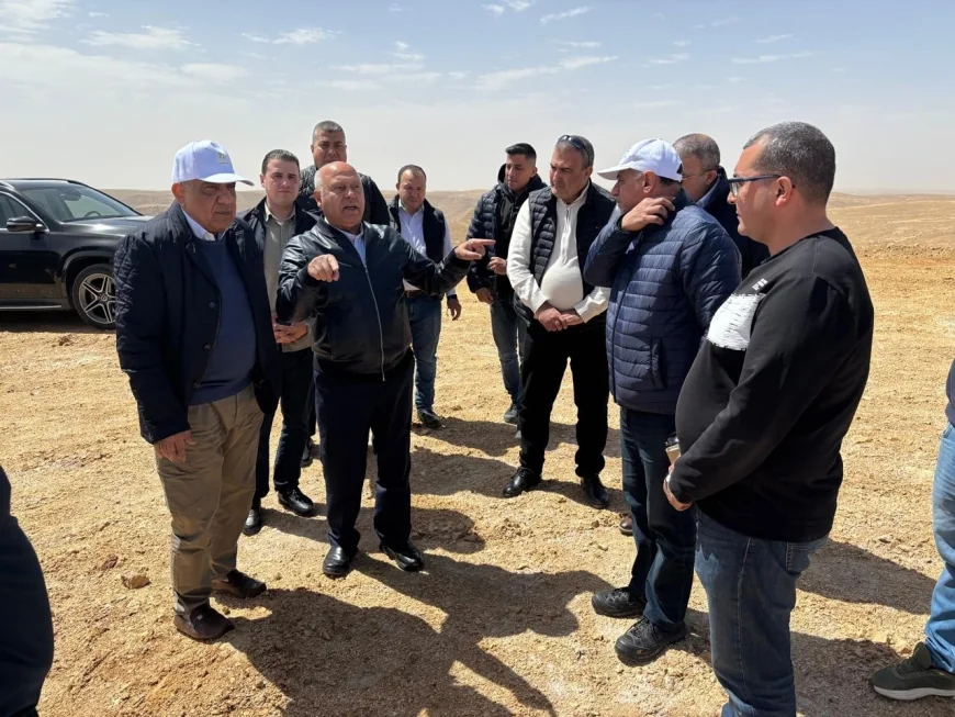 وزير النقل والكهرباء يتفقدان جبل الجلالة لاستغلاله في مشروعات طاقة الرياح بالسويس