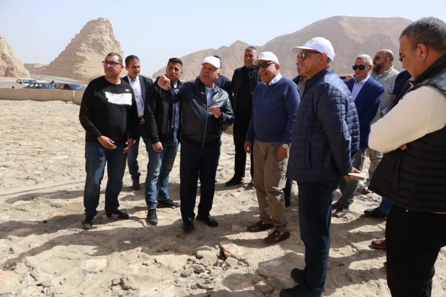 بتوجيهات رئاسية.. وزيرا النقل والكهرباء يتفقدان جبل الجلالة لإطلاق مشروعات طاقة الرياح ضمن خطة رفع مساهمة الطاقة المتجددة إلى 45% بحلول 2028