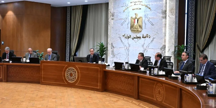 إدارة الأزمات في مصر: الحكومة تتابع تداعيات الأزمة الإقليمية وخطط تأمين الطاقة والسلع