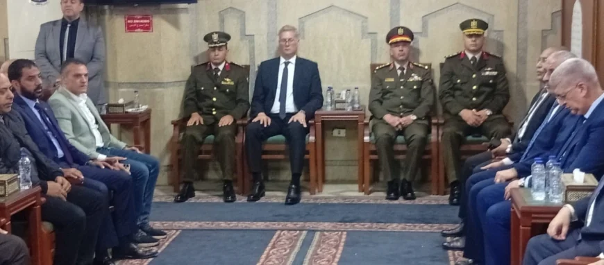 وزير البترول وقيادات القطاع يؤدون واجب العزاء في وفاة الشهيد المهندس حسام صادق بمسجد آل رشدان