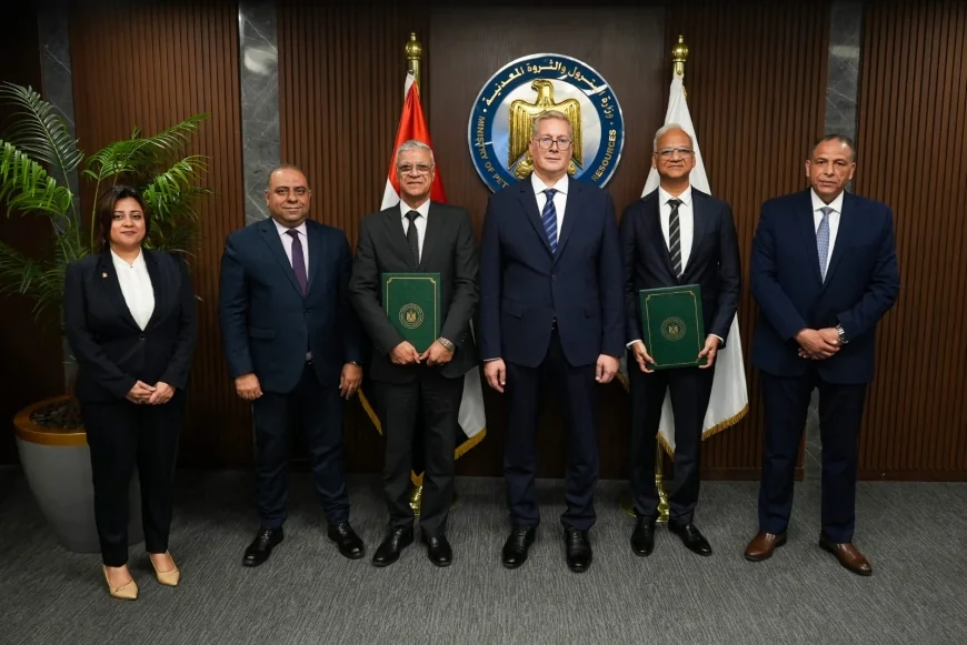 وزير البترول يشهد توقيع عقد توريد الفوسفات للمجمع الصناعي الجديد بالمنطقة الاقتصادية لقناة السويس