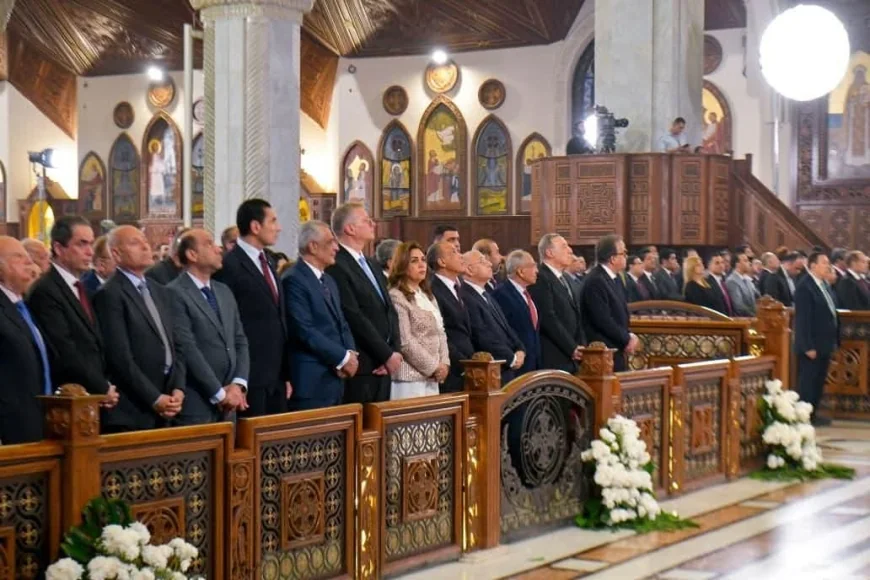 وزيرة البترول تشهد قداس عيد القيامة المجيد بالكاتدرائية المرقسية بالعباسية