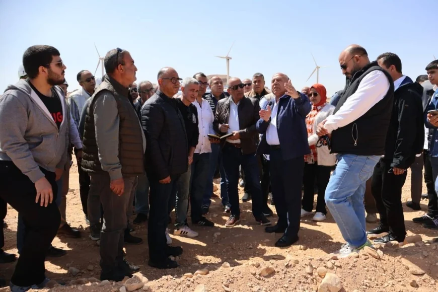 وزير الكهرباء يقود مشروعات الطاقة المتجددة في مصر: بدء تنفيذ مشروعات طاقة الرياح بجبل الجلالة