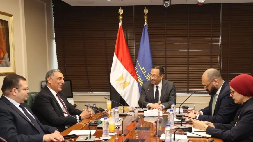 وزير الاتصالات يبحث مع Oracle تعزيز التعاون في التحول الرقمي وبناء القدرات التكنولوجية