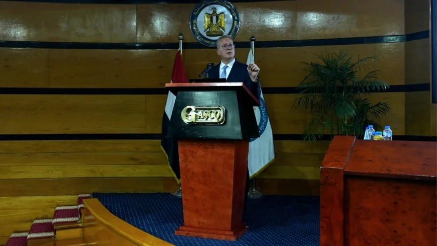 وزير البترول: استراتيجية طموحة لتطبيق الحفر الأفقي والتكسير الهيدروليكي لزيادة إنتاج مصر من البترول والغاز