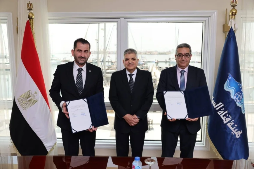 قناة السويس وغرفة الملاحة الدولية توقعان مذكرة تفاهم لتعزيز التعاون ودعم الملاحة العالمية