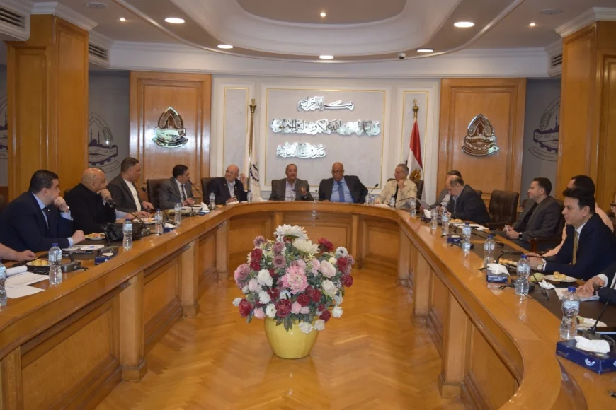 غرفة القاهرة تطالب بتعديل مواعيد سير النقل الثقيل بالتزامن مع غلق المحال التجارية للحفاظ على استقرار السوق