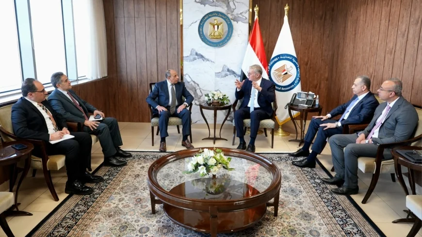 وزير البترول يلتقي رئيس لجنة الدفاع والأمن القومي بالنواب لبحث تأمين إمدادات الطاقة وخطة إنهاء مستحقات الشركاء بنهاية يونيو