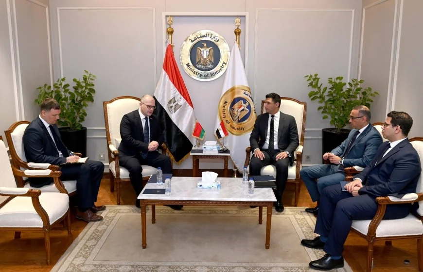مصر وبيلاروسيا تبحثان تعزيز التعاون الصناعي وتوطين الصناعات الثقيلة والمعدات الزراعية