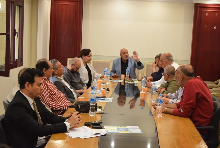 تعاون مشترك بين غرفة القاهرة والطب البيطري لتعزيز استقرار سوق الدواجن ودعم الصادرات