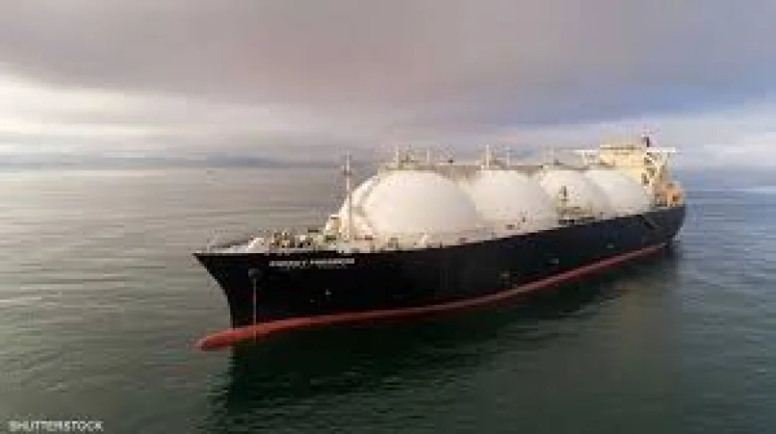 خطر بيئي يهدد السواحل الليبية.. ناقلة الغاز الروسية "آركتيك ميتا" تخرج عن السيطرة في البحر المتوسط