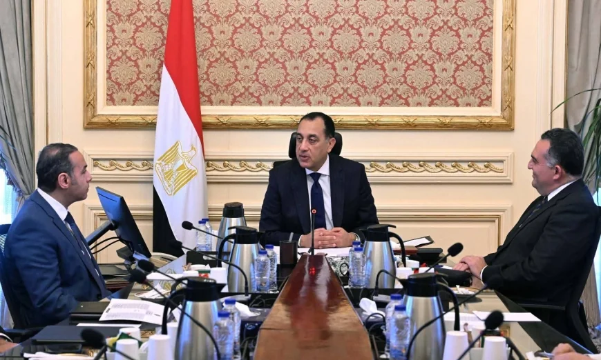 مدبولي يوجه بسرعة قيد الشركات الحكومية وتطوير التشريعات لتعزيز سيولة البورصة المصرية وتنافسيتها إقليمياً