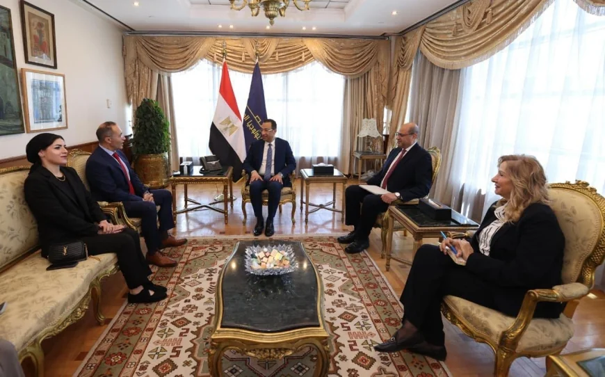 تعزيز التعاون بين وزارة الاتصالات وIntel في الذكاء الاصطناعي والأمن السيبراني وبناء القدرات الرقمية