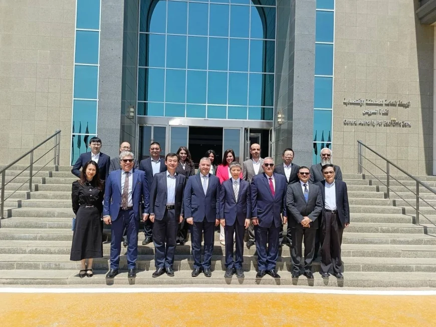 السفير الصيني يتفقد موانئ السخنة وبورسعيد لبحث فرص الاستثمار وتعزيز التعاون اللوجستي