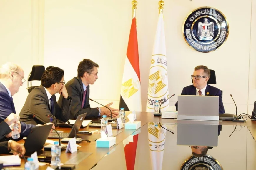 وزير التخطيط يبحث مع البنك الدولي استراتيجية الاستثمار الأجنبي المباشر وخطة التنمية 2026