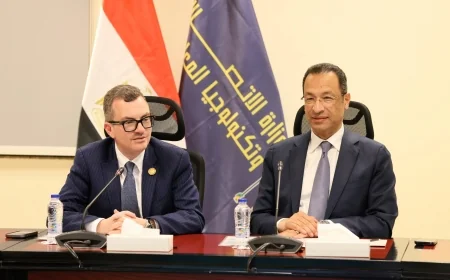 وزارات الاتصالات والتخطيط والمالية تبحث تعزيز التعاون في التحول الرقمي وترتيب اتفاقيات مع شركات عالمية كبرى
