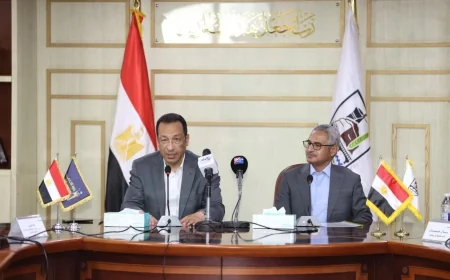 وزير الاتصالات يبحث مع محافظ بني سويف تسريع التحول الرقمي ويشهد توقيع مذكرتي تفاهم للتطوير المؤسسي والتنمية المجتمعية الرقمية