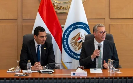 وزيرا البترول والشباب يبحثان تمكين الشباب بقطاع الطاقة خلال “إيجبس 2026”