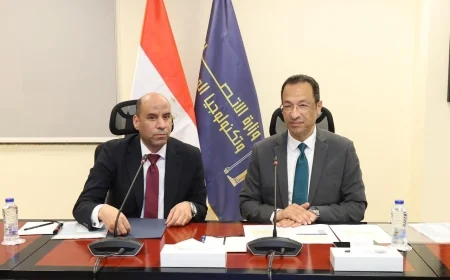 وزيرا الاتصالات والعمل يطلقان خدمة “كعب العمل” إلكترونيًا عبر منصة مصر الرقمية لتسهيل التوظيف