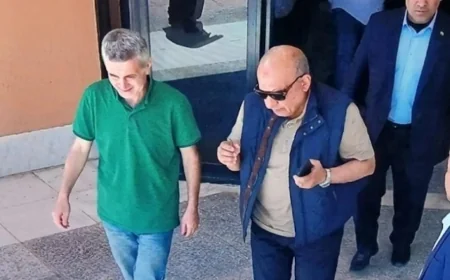 وزير الكهرباء يتفقد مشروعات الطاقة المتجددة في جبل الجلالة والزعفرانة ويؤكد التوسع في الطاقة النظيفة