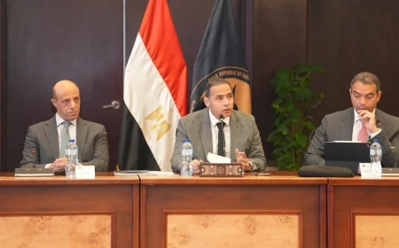 رئيس الرقابة المالية يبحث تعزيز جاذبية سوق رأس المال مع الاستثمار المباشر ورأس المال المخاطر