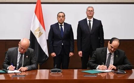 رئيس الوزراء يشهد توقيع مذكرة تفاهم بين قطاع البترول وشركة توتال إنرجيز الفرنسية لاستكشاف الغاز في غرب المتوسط