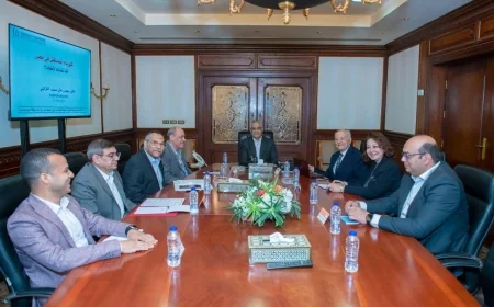 وزير الإنتاج الحربي يبحث مع خبير دولي تعزيز الاستفادة من الطاقة الشمسية الحرارية وتوطين صناعتها