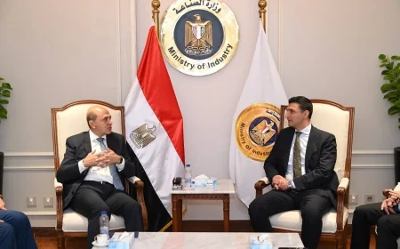 وزير الصناعة يبحث مع غرفة التجارة الفرنسية تعزيز الاستثمارات والتعاون الصناعي بين مصر وفرنسا