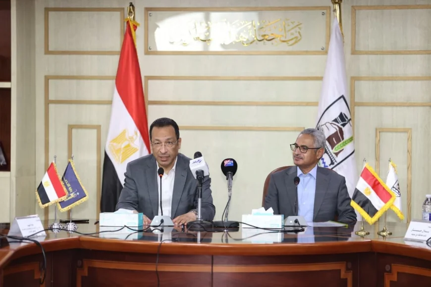 وزير الاتصالات يبحث مع محافظ بني سويف تسريع التحول الرقمي ويشهد توقيع مذكرتي تفاهم للتطوير المؤسسي والتنمية المجتمعية الرقمية