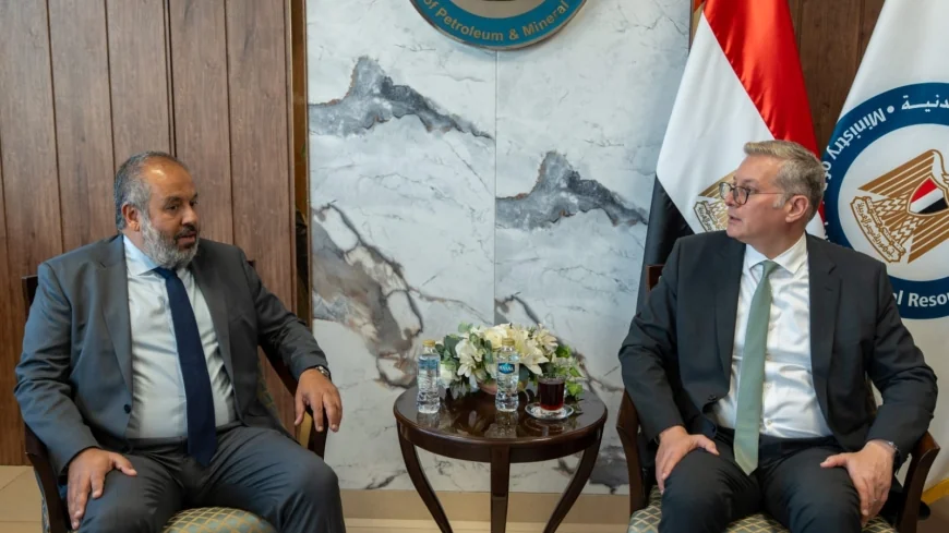 وزير البترول يتابع تنفيذ مشروع المجمع المتكامل للأسمدة الفوسفاتية وحمض الفوسفوريك بالسخنة