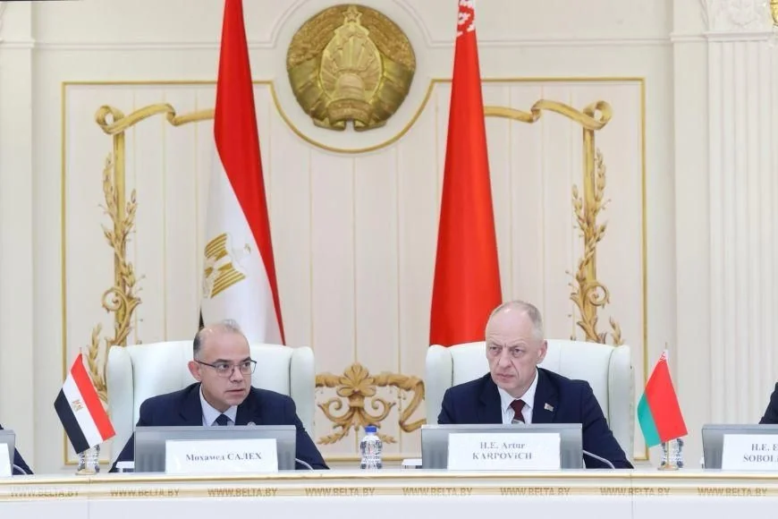 مصر وبيلاروسيا تبحثان تعزيز التعاون الاستثماري وتوسيع شراكات القطاع الخاص في الصناعات الاستراتيجية