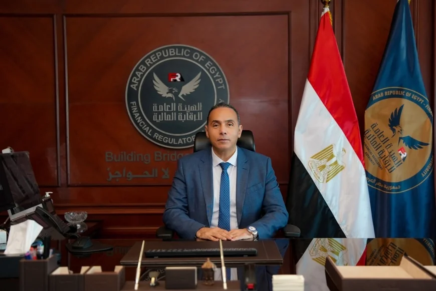 رئيس الوزراء يضم الدكتور إسلام عزام إلى مجلس إدارة هيئة الاستثمار