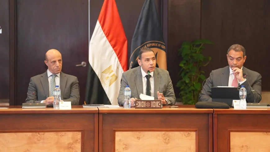 رئيس الرقابة المالية يبحث تعزيز جاذبية سوق رأس المال مع الاستثمار المباشر ورأس المال المخاطر