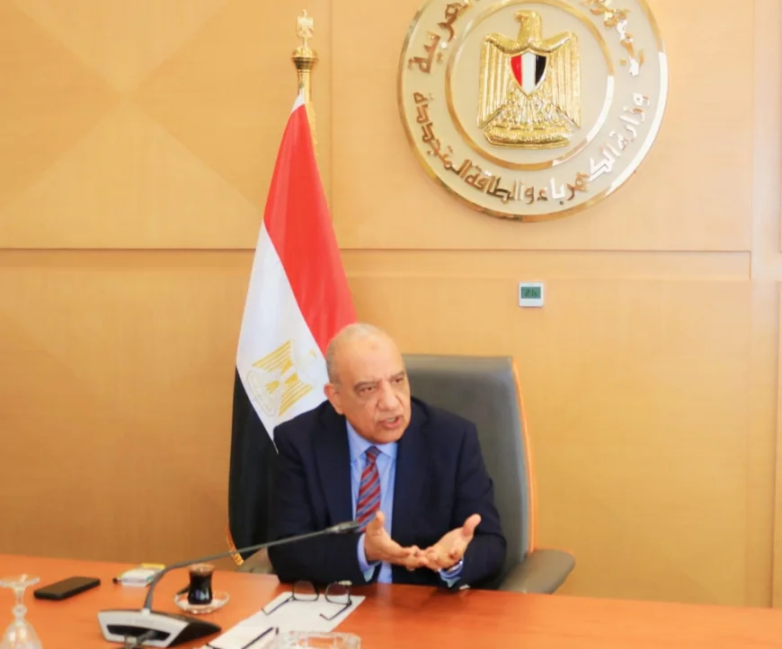 وزير الكهرباء يرفع درجة الاستعداد لمواجهة ارتفاع الأحمال ويؤكد استقرار التغذية الكهربائية خلال الصيف