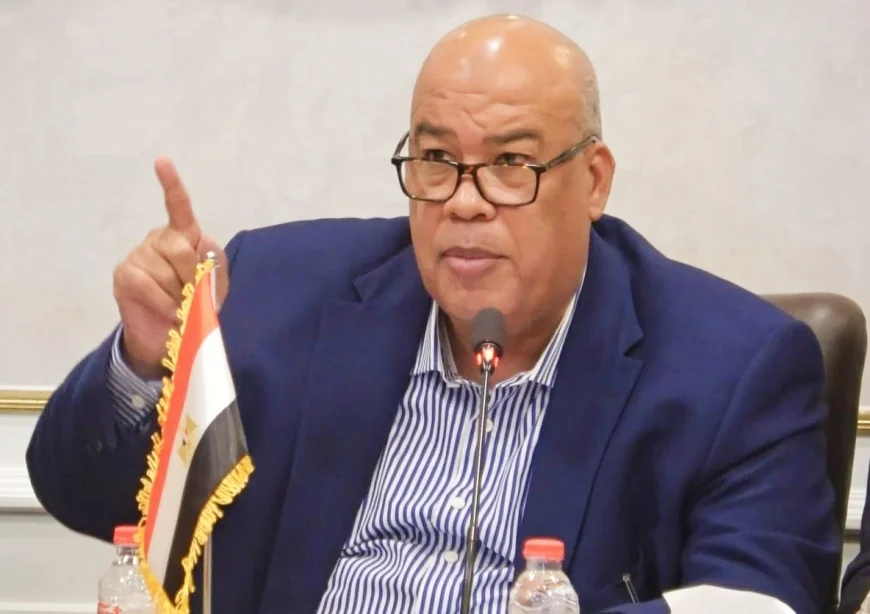 رئيس غرفة القاهرة يعلن بدء "الفترة المسائية" لخدمات السجل التجاري والشهادات بالتعاون مع وزارة التموين