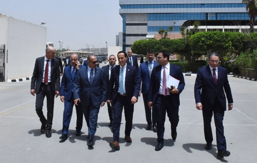 الرئيس التنفيذي للهيئة العامة للاستثمار يتفقد فرع مدينة نصر لتعزيز كفاءة الأداء وبيئة العمل