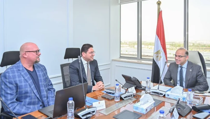 وزير الاستثمار يبحث فرص توطين الصناعات الدوائية ومشروعات الذهب مع رجل الأعمال الأمريكي لورانس ميسيك