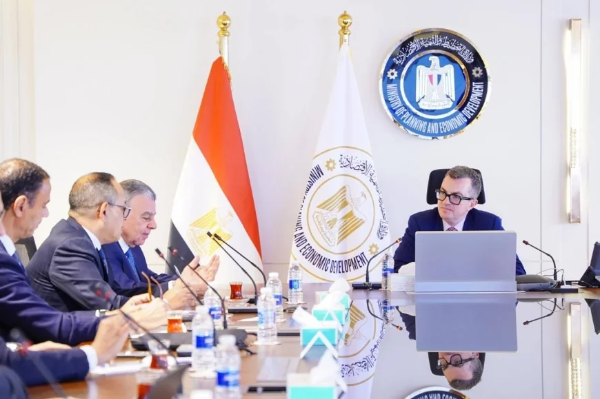 وزير التخطيط يبحث مع “إن أي كابيتال” و”سهل” تعزيز التحول الرقمي وتطوير منظومة المدفوعات الإلكترونية