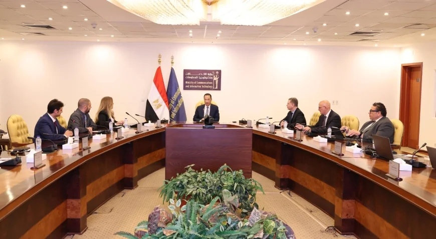 وزير الاتصالات يبحث مع “فاوندإيفر” العالمية تعزيز استثماراتها في مصر وتوسعات جديدة في الجيزة والأقصر
