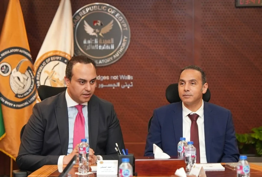 «الرقابة المالية» و«الرعاية الصحية» تبحثان شراكة استراتيجية لتطوير التأمين الصحي وجذب الاستثمارات وتعزيز السياحة العلاجية